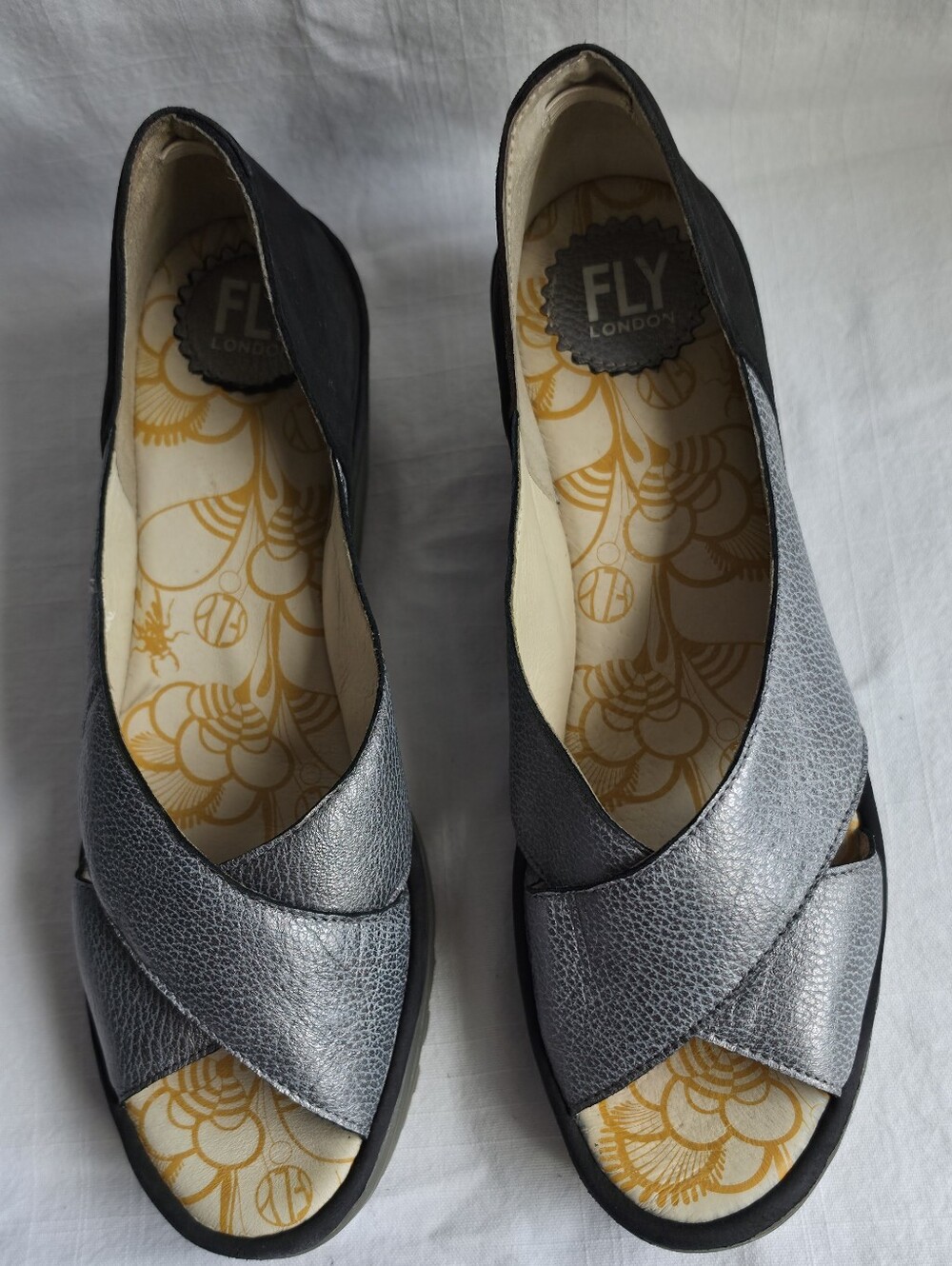 FLY London YOMA Metallic Leather Wedge Sandals Grey Black EU 41